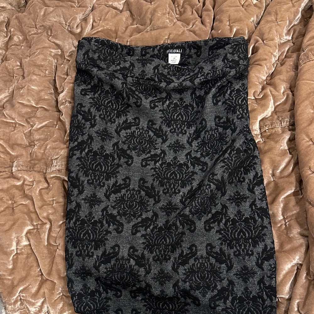Roz & Ali Elegant Black and Gray Pencil Skirt